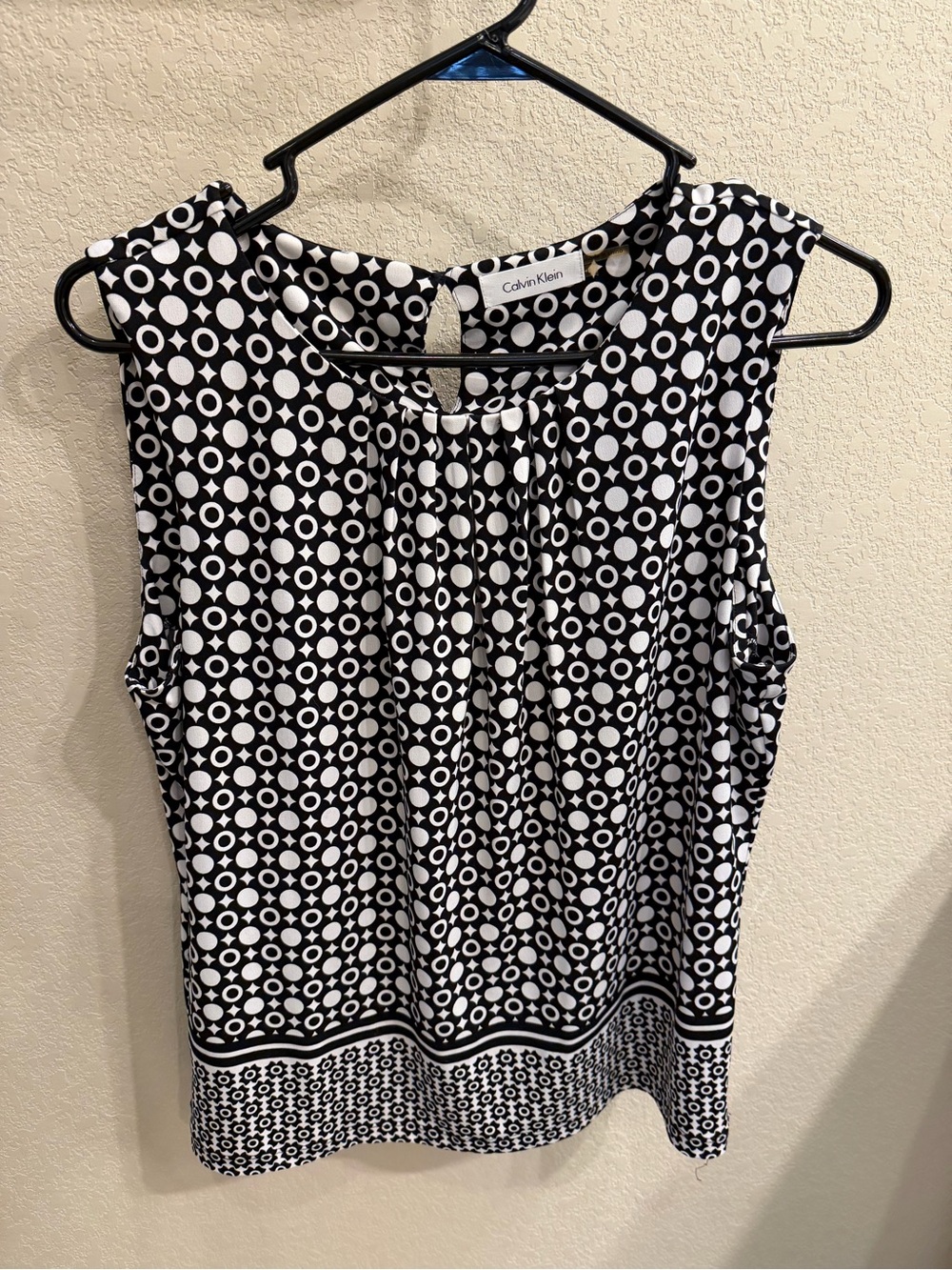 Calvin Klein Black and White Geometric Sleeveless Top